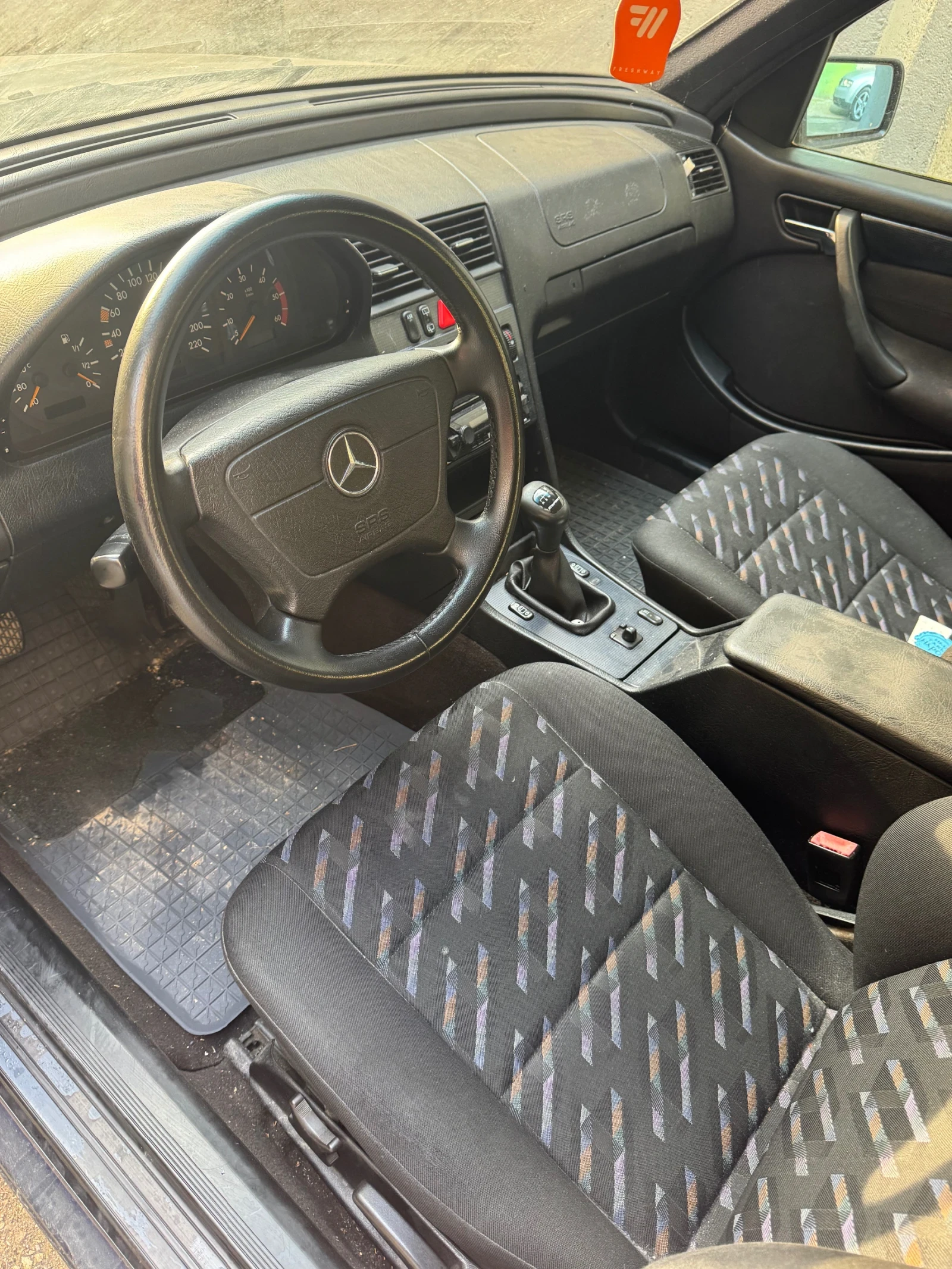Mercedes-Benz C 220 Cdi, снимка 2 - Автомобили и джипове - 53799100
