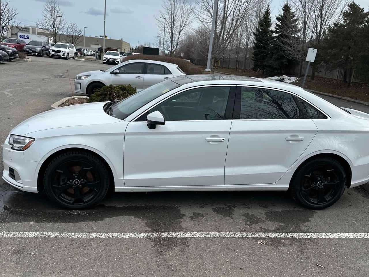 Audi A3 * Komfort * CARFAX * Шибeдах * Подгрев * , снимка 3 - Автомобили и джипове - 53934639