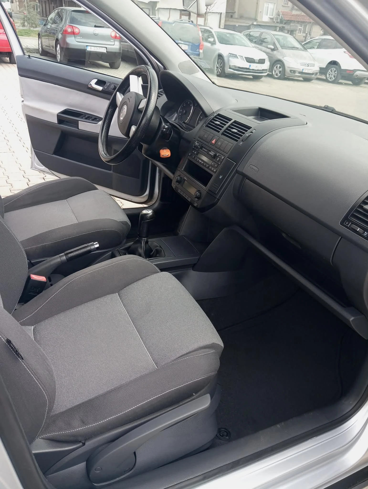 VW Polo FUN, снимка 4 - Автомобили и джипове - 54049609