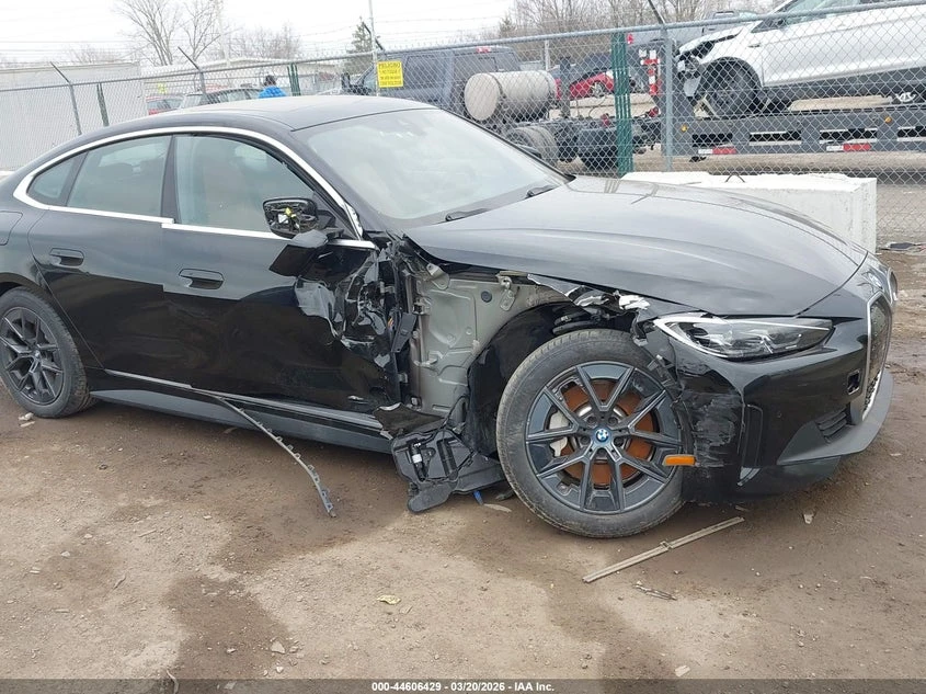 BMW i4 xDrive40 Gran Coupe, снимка 6 - Автомобили и джипове - 54217206