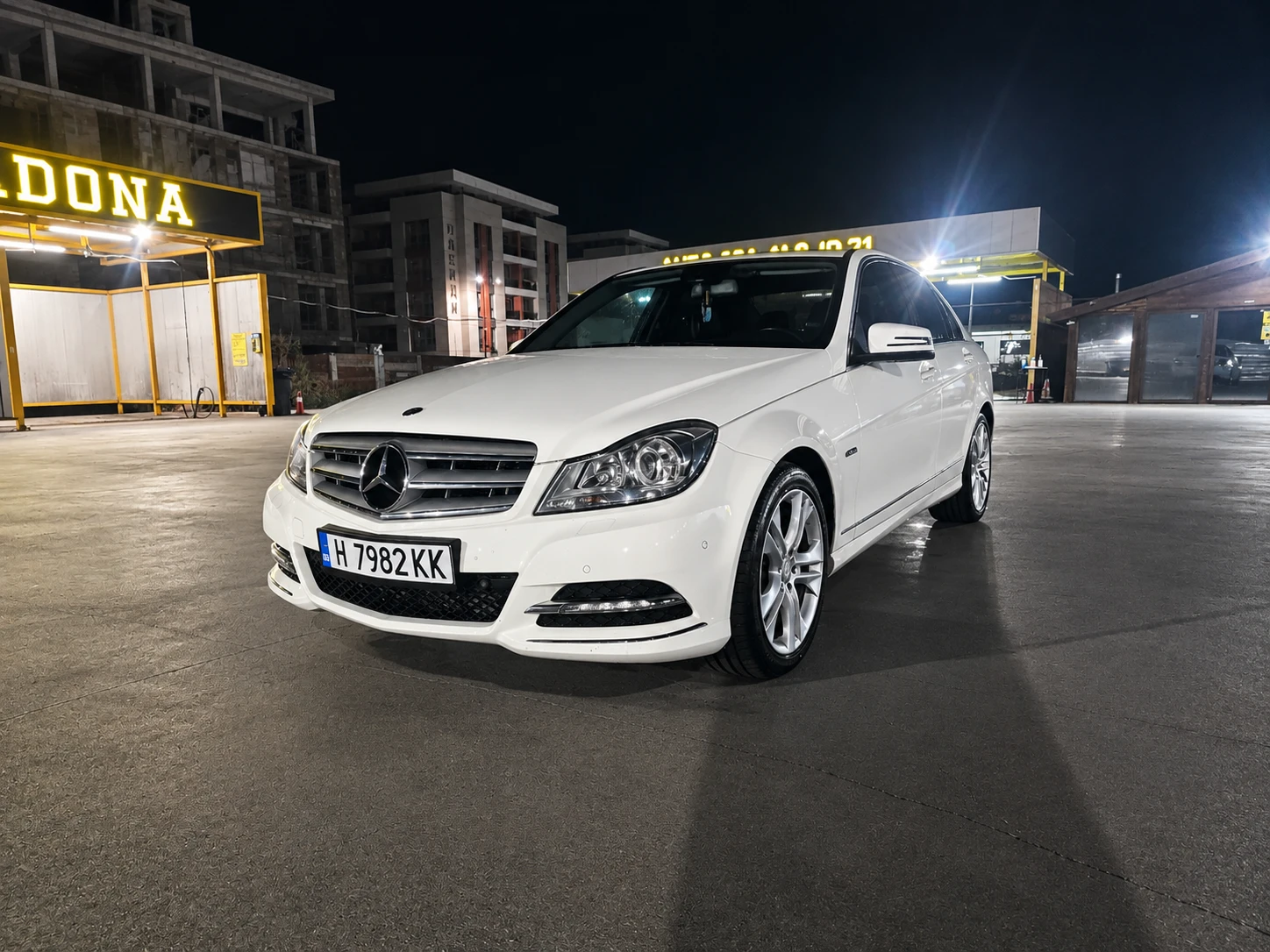 Mercedes-Benz C 220, снимка 2 - Автомобили и джипове - 56663334