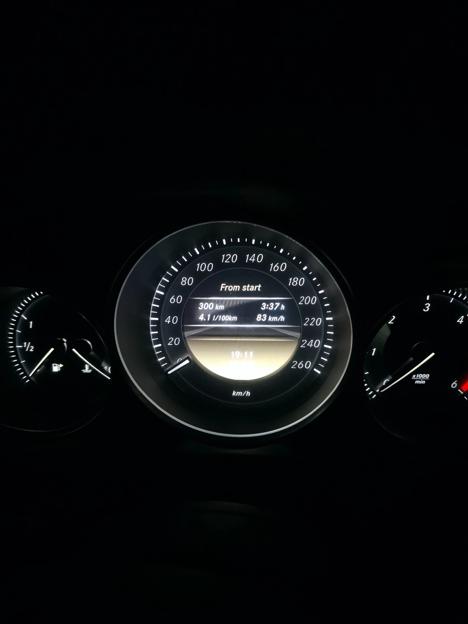 Mercedes-Benz C 220, снимка 17 - Автомобили и джипове - 54413399