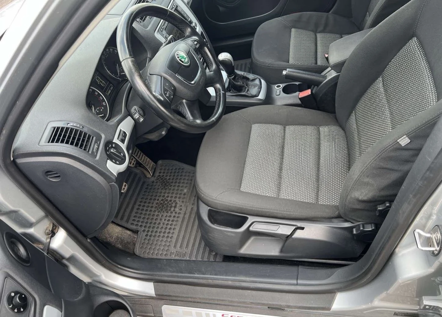Skoda Octavia Scout, снимка 9 - Автомобили и джипове - 55296117