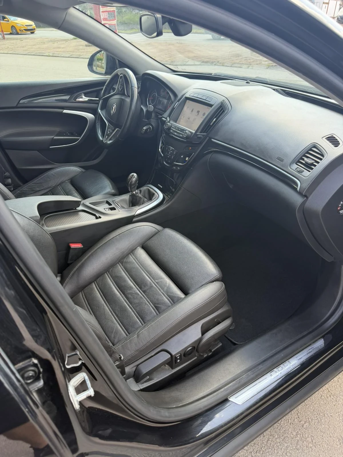 Opel Insignia 1.6 Sports Tourer , снимка 8 - Автомобили и джипове - 54797261
