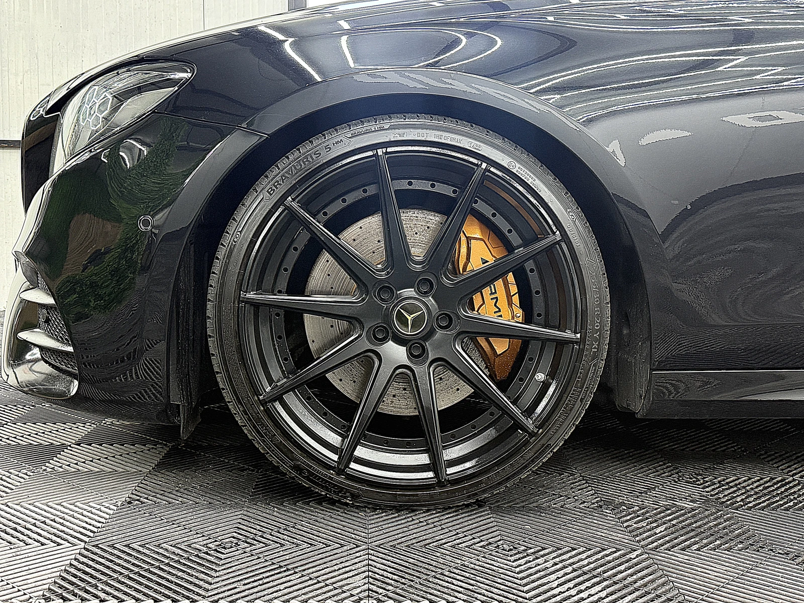 Mercedes-Benz E 400 4-MATIC/PANORAMA/AMG-line/СОБСТВЕН ЛИЗИНГ, снимка 9 - Автомобили и джипове - 54837312