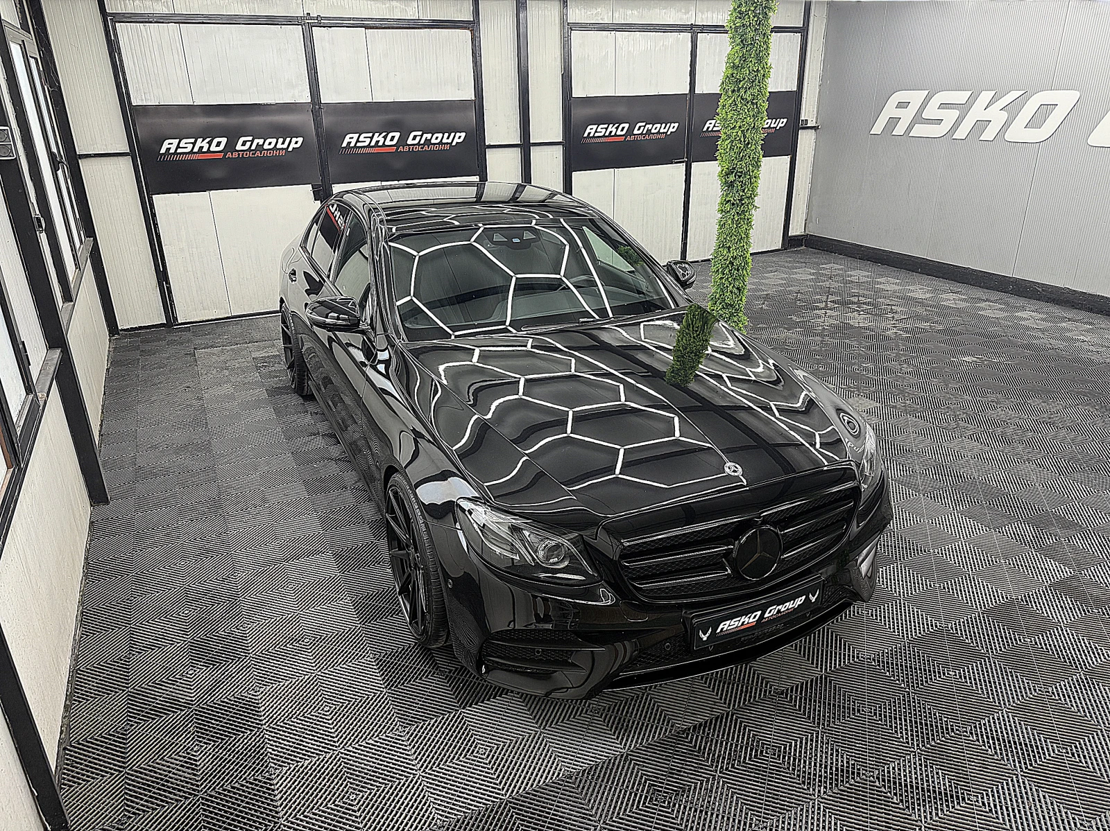 Mercedes-Benz E 400 4-MATIC/PANORAMA/AMG-line/СОБСТВЕН ЛИЗИНГ, снимка 7 - Автомобили и джипове - 54837312