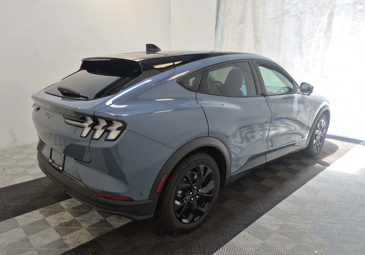 Ford Mustang Mach-E 16k km* AWD* Камера* Кожа* НОВА, снимка 3 - Автомобили и джипове - 55224366