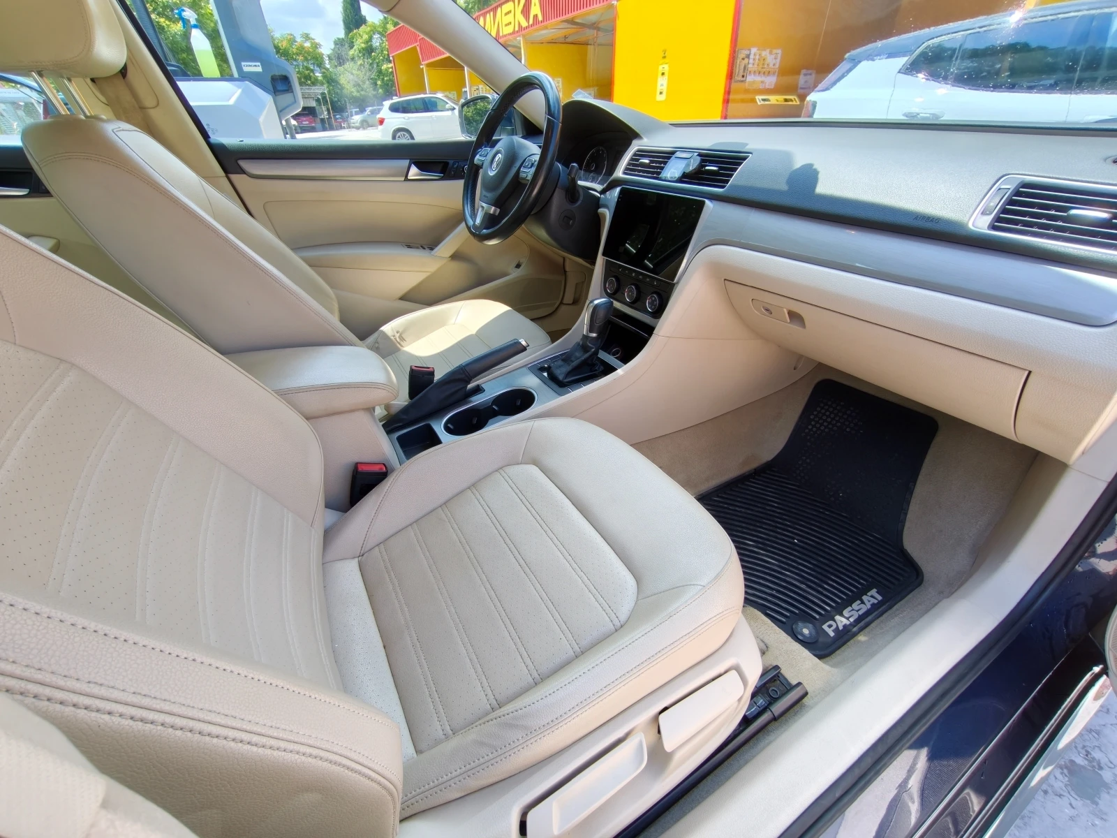 VW Passat 1.8 TSI SE, снимка 10 - Автомобили и джипове - 55299988