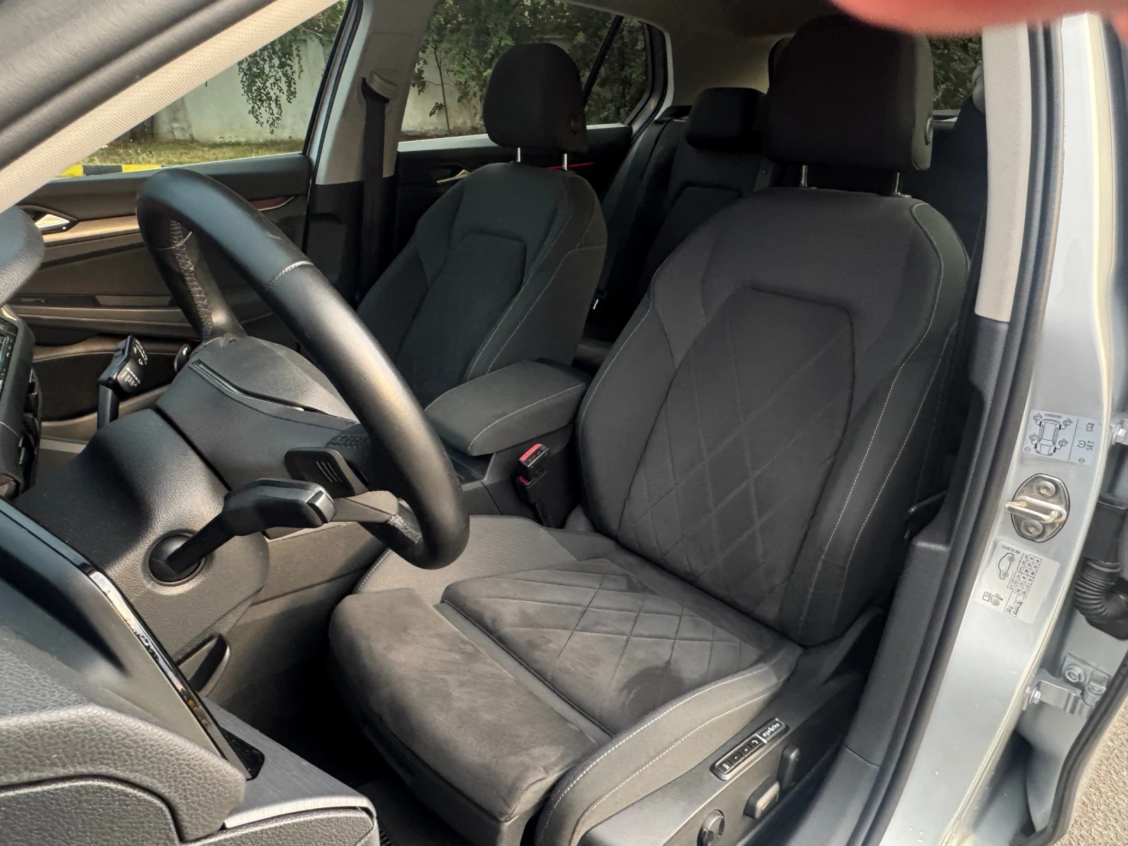 VW Golf VIII 1.5 eTSI Mild Hybrid DSG, снимка 9 - Автомобили и джипове - 55318798