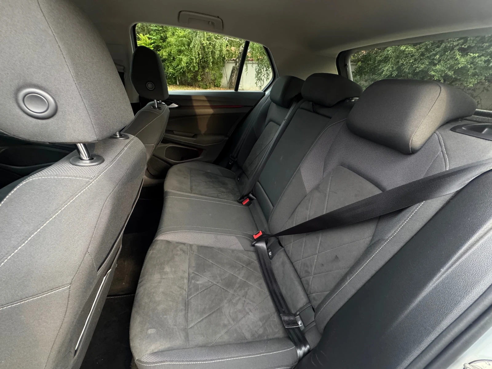 VW Golf VIII 1.5 eTSI Mild Hybrid DSG, снимка 10 - Автомобили и джипове - 55318798