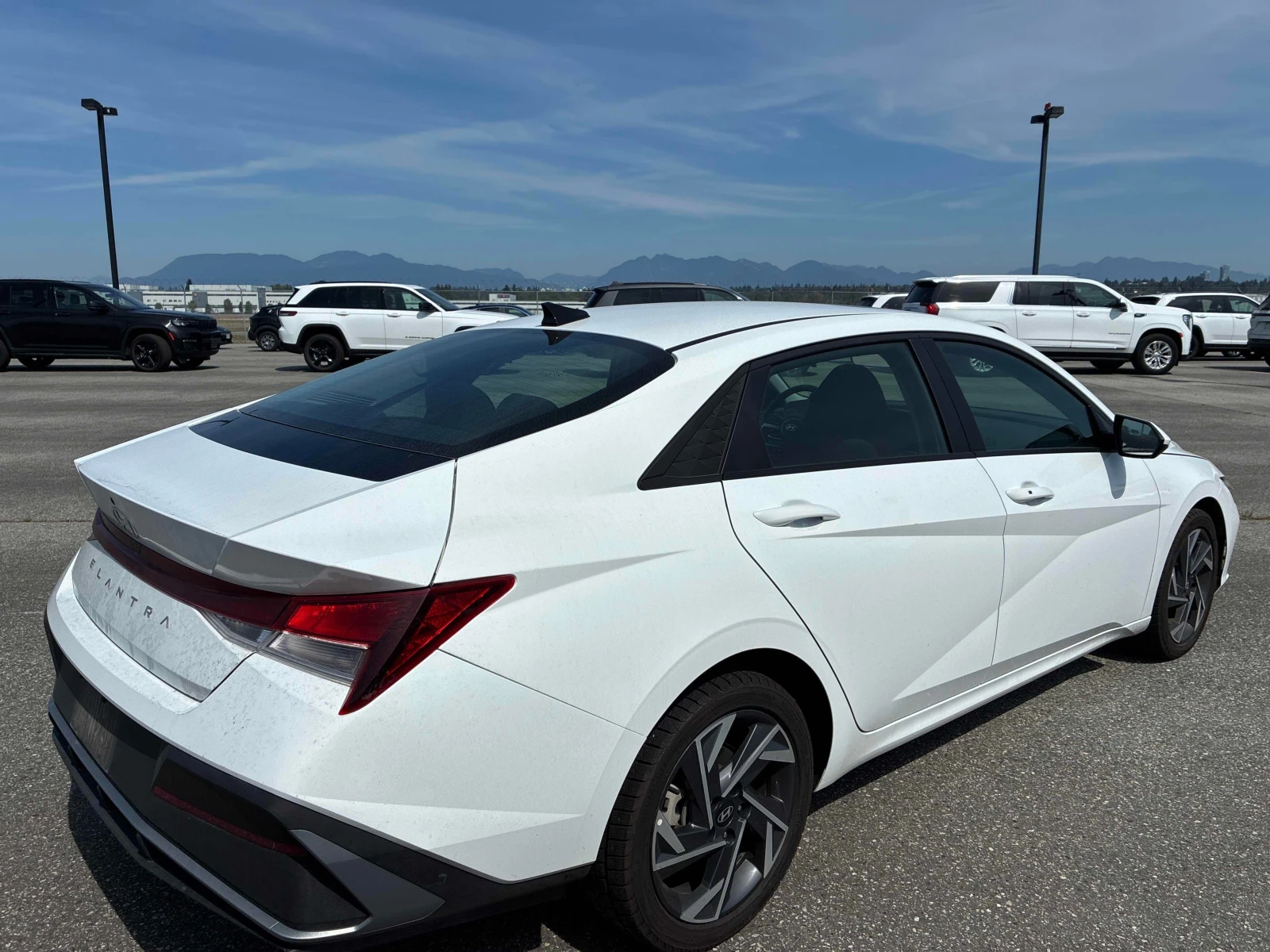 Hyundai Elantra PREFFERED| PANO| ����� ������| ��������| 2 �����|  | Mobile.bg � ����������� 3