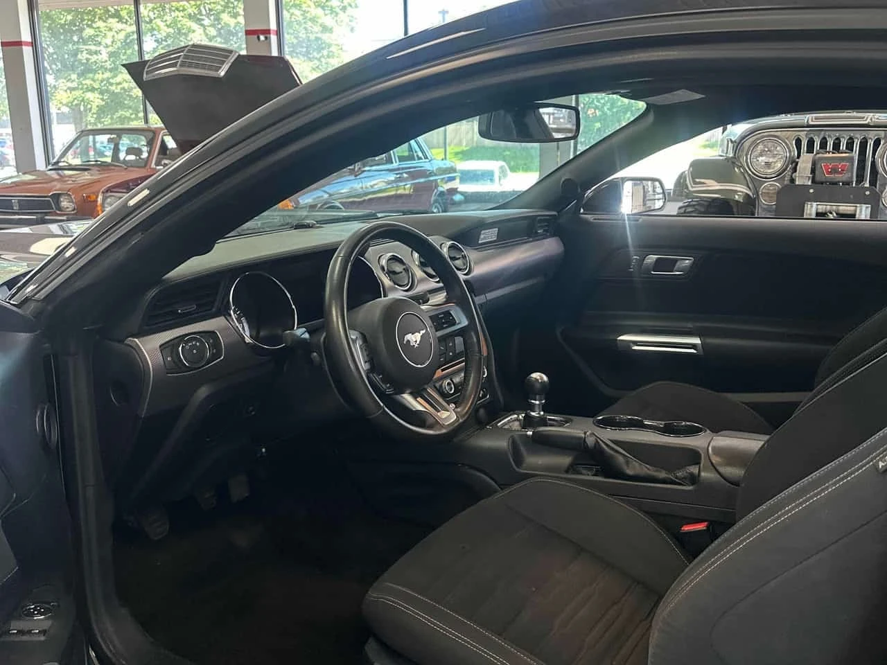 Ford Mustang  RWD, 2.3L EcoBoost / CARFAX / ����� / ����������  | Mobile.bg � ����������� 9