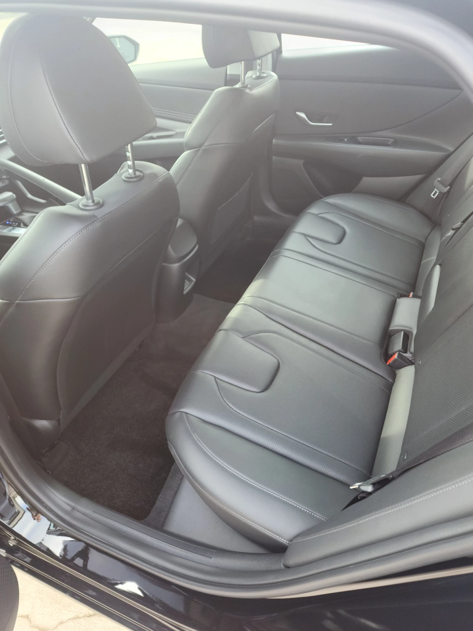 Hyundai Elantra Luxury 2.0 150 �.�. | Mobile.bg � ����������� 11