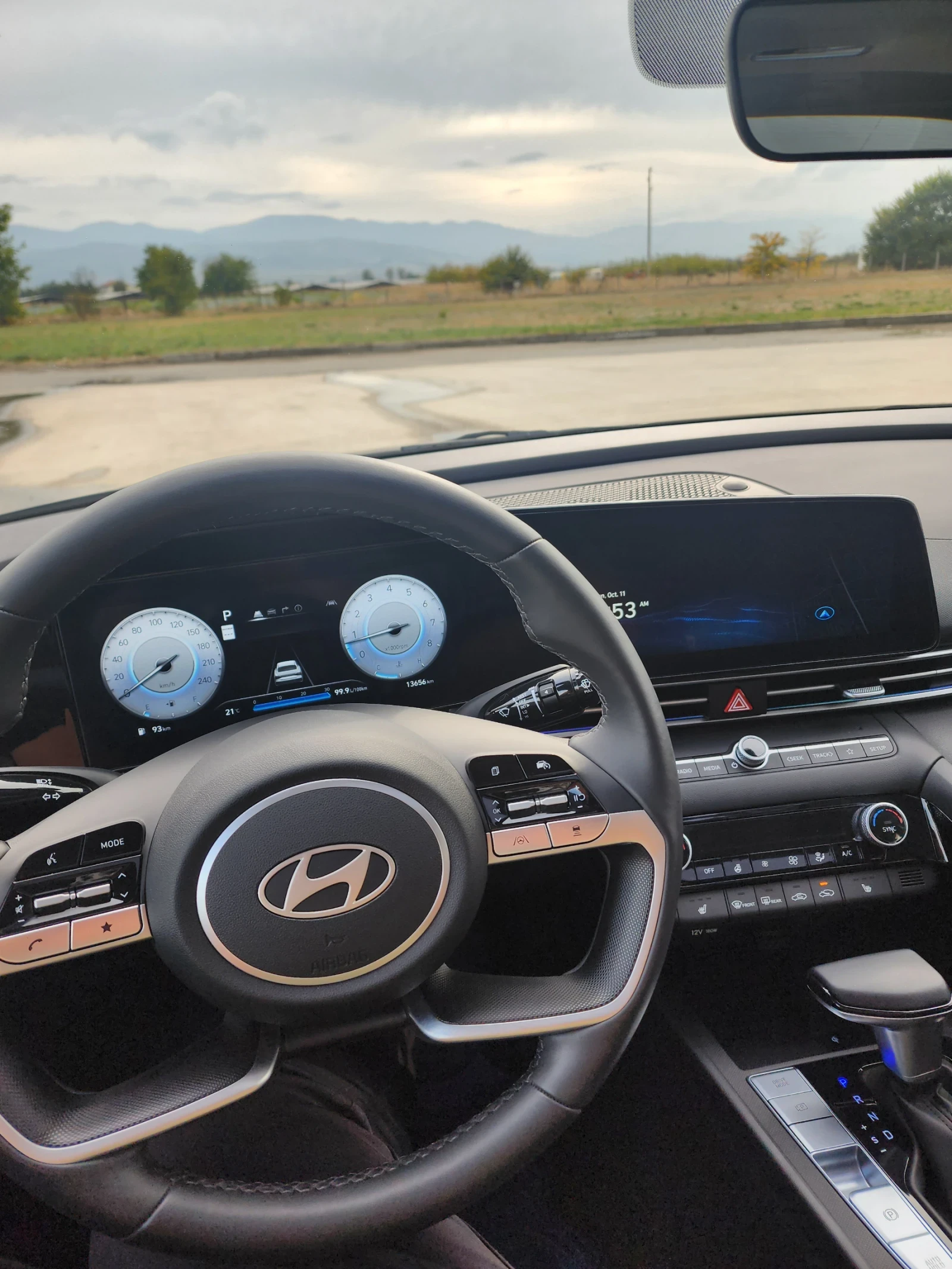 Hyundai Elantra Luxury 2.0 150 �.�. | Mobile.bg � ����������� 12