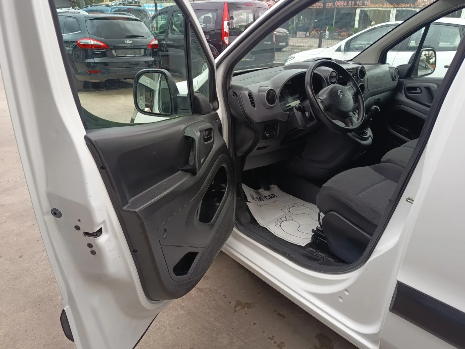 Citroen Berlingo 1.6hdi, снимка 8 - Автомобили и джипове - 56545111