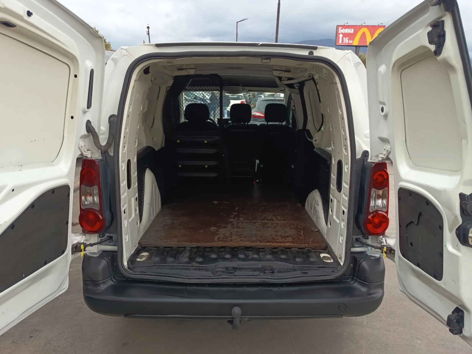 Citroen Berlingo 1.6hdi, снимка 10 - Автомобили и джипове - 56545111