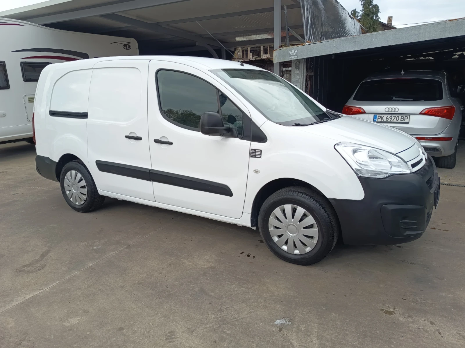 Citroen Berlingo 1.6hdi, снимка 3 - Автомобили и джипове - 56545111