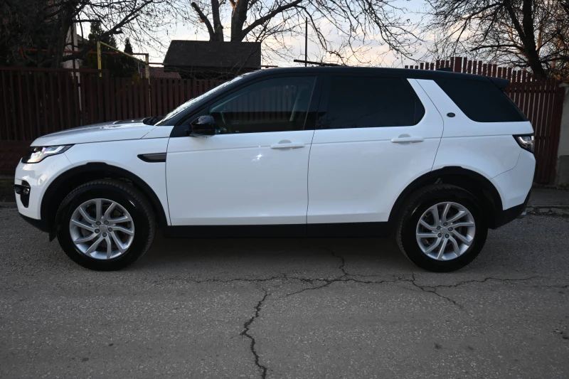 Land Rover Discovery Sport КАТО НОВ, снимка 3 - Автомобили и джипове - 48936336