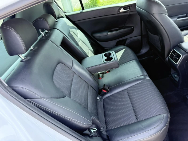 Kia Sportage 1.7 CRDI Automatic , снимка 9 - Автомобили и джипове - 52632826