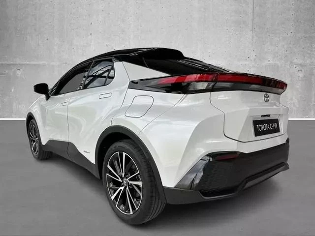 Toyota C-HR 2.0 Hybrid Black and White  - изображение 5