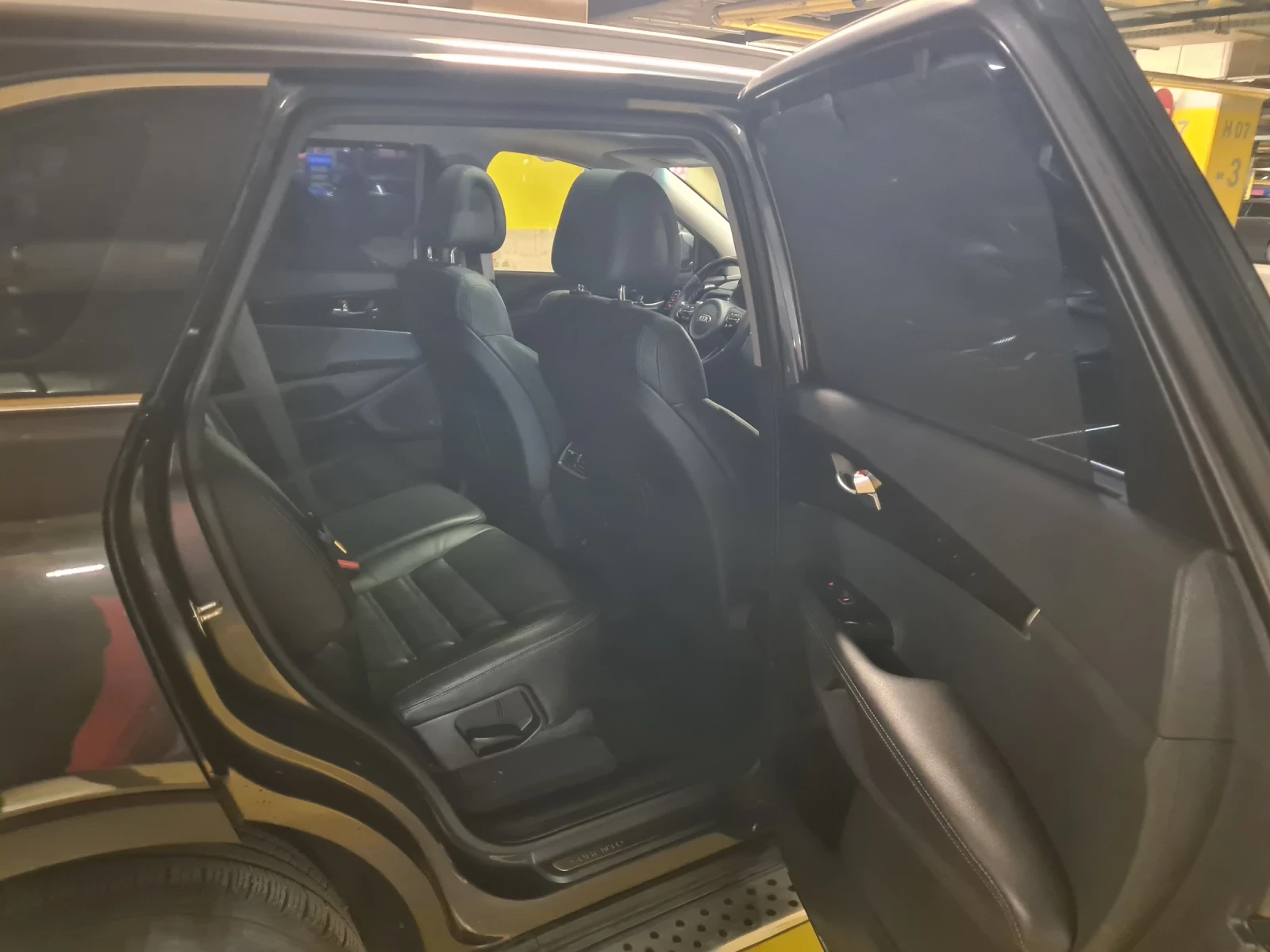 Kia Sorento 2.2 CRDI 202 к.с. 4WD, снимка 11 - Автомобили и джипове - 53713919