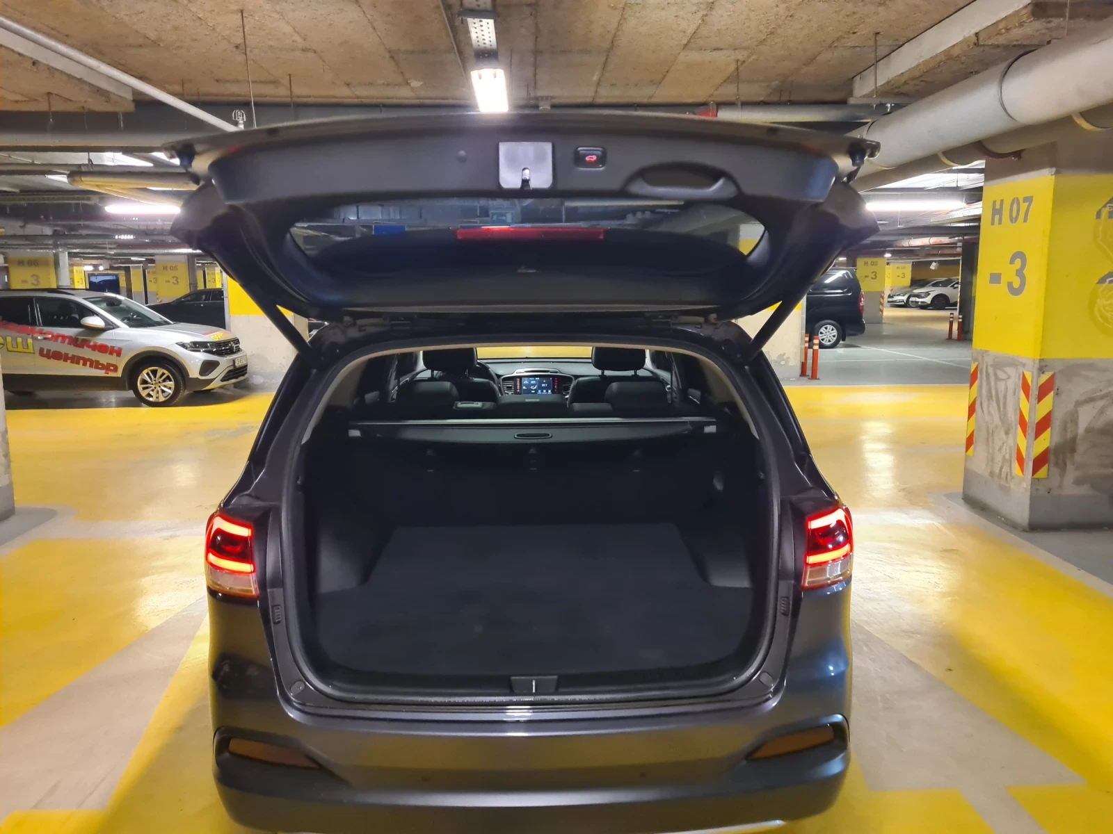 Kia Sorento 2.2 CRDI 202 к.с. 4WD, снимка 17 - Автомобили и джипове - 53713919