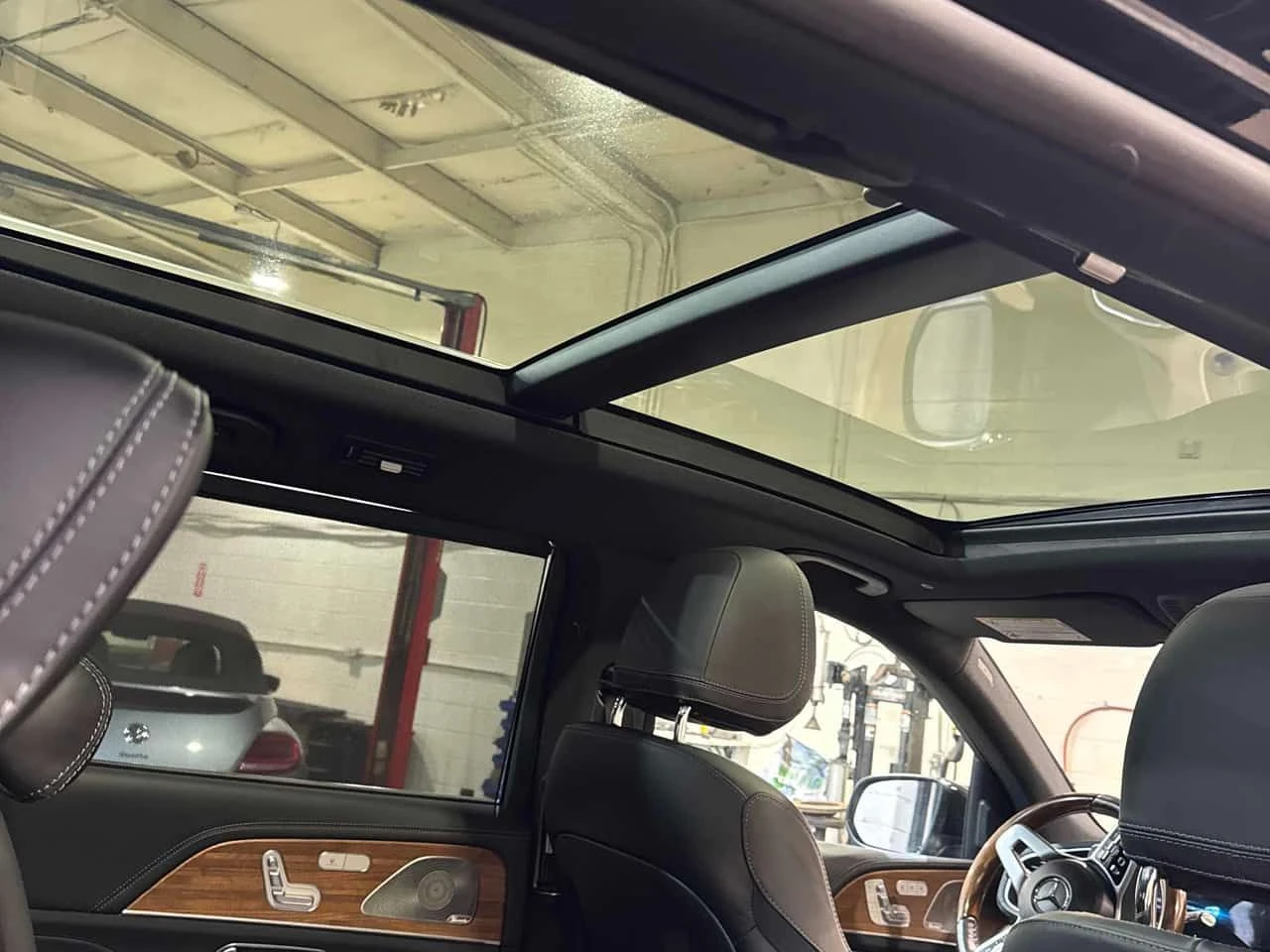 Mercedes-Benz GLS 450 * CARFAX * 7 МЕСТА * BURMESTER * ОБДУХВАНЕ, снимка 11 - Автомобили и джипове - 53714574