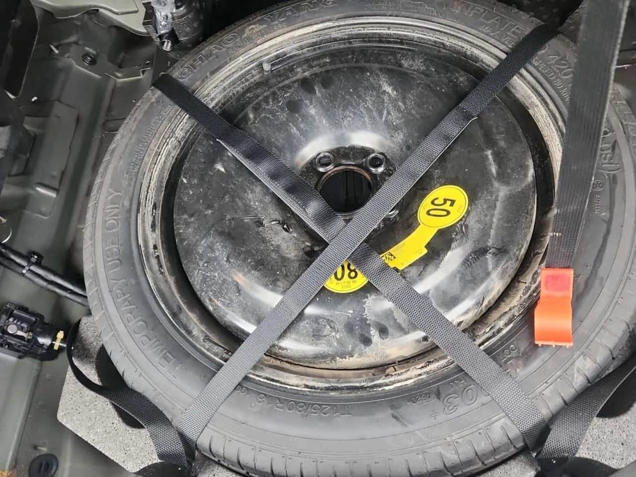 Volvo XC60 * R DESIGN * Bowers & Wilkins * Без инциденти * , снимка 15 - Автомобили и джипове - 53885699