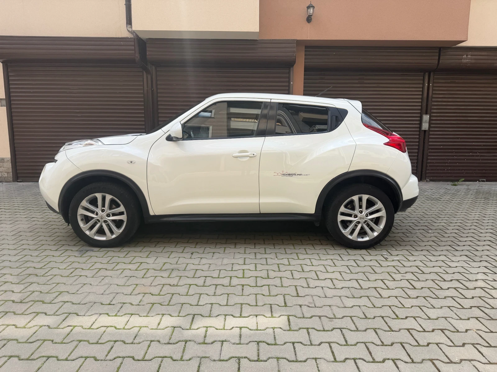 Nissan Juke 1.6i, снимка 4 - Автомобили и джипове - 54292675