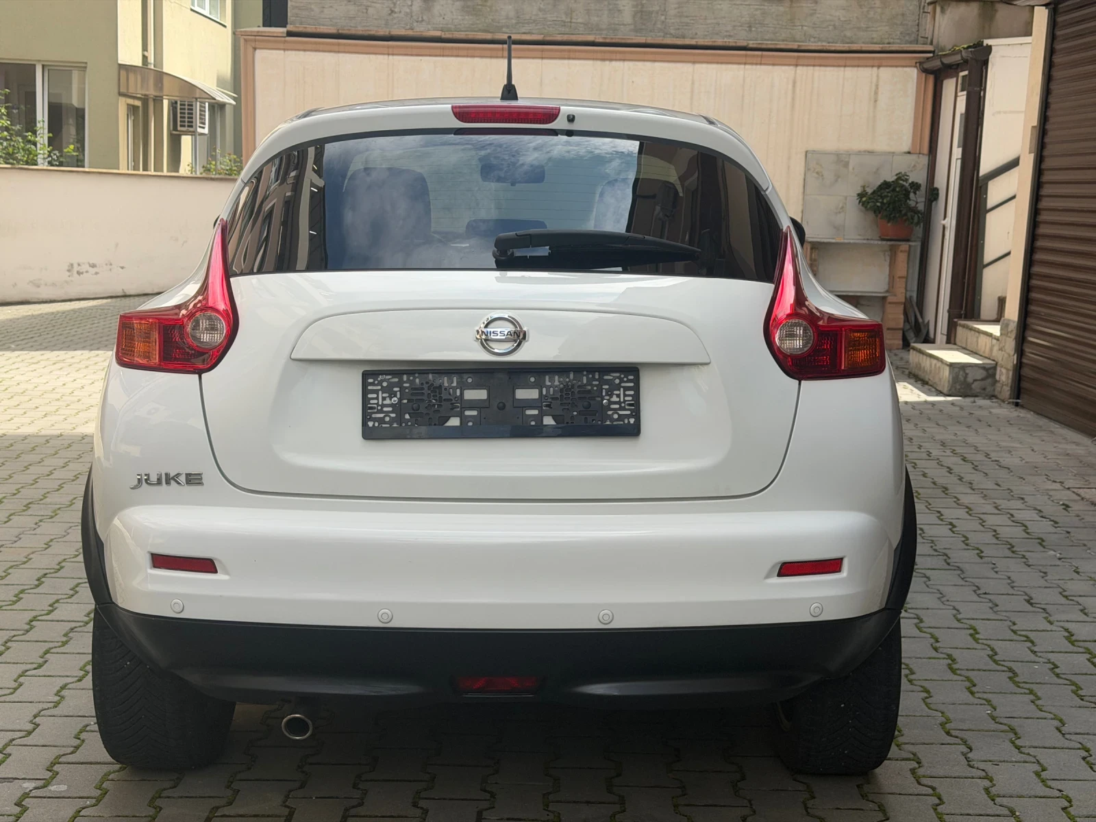 Nissan Juke 1.6i, снимка 8 - Автомобили и джипове - 54292675