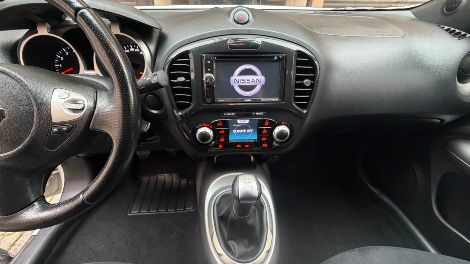 Nissan Juke 1.6i, снимка 13 - Автомобили и джипове - 54292675