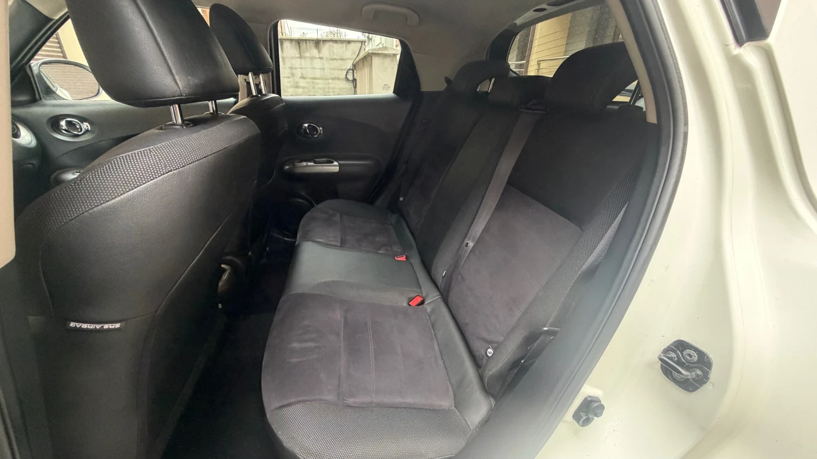 Nissan Juke 1.6i, снимка 11 - Автомобили и джипове - 54292675