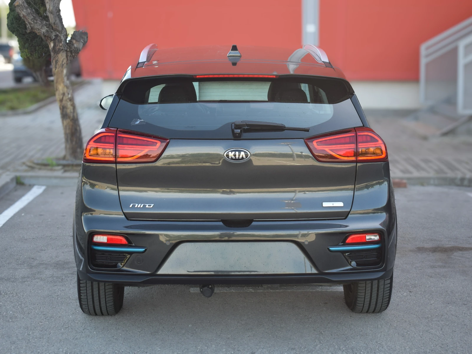 Kia Niro 65 kWh-204 hp, снимка 5 - Автомобили и джипове - 54719946