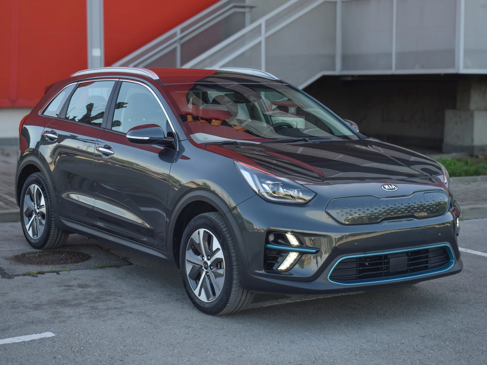 Kia Niro 65 kWh-204 hp, снимка 2 - Автомобили и джипове - 54719946
