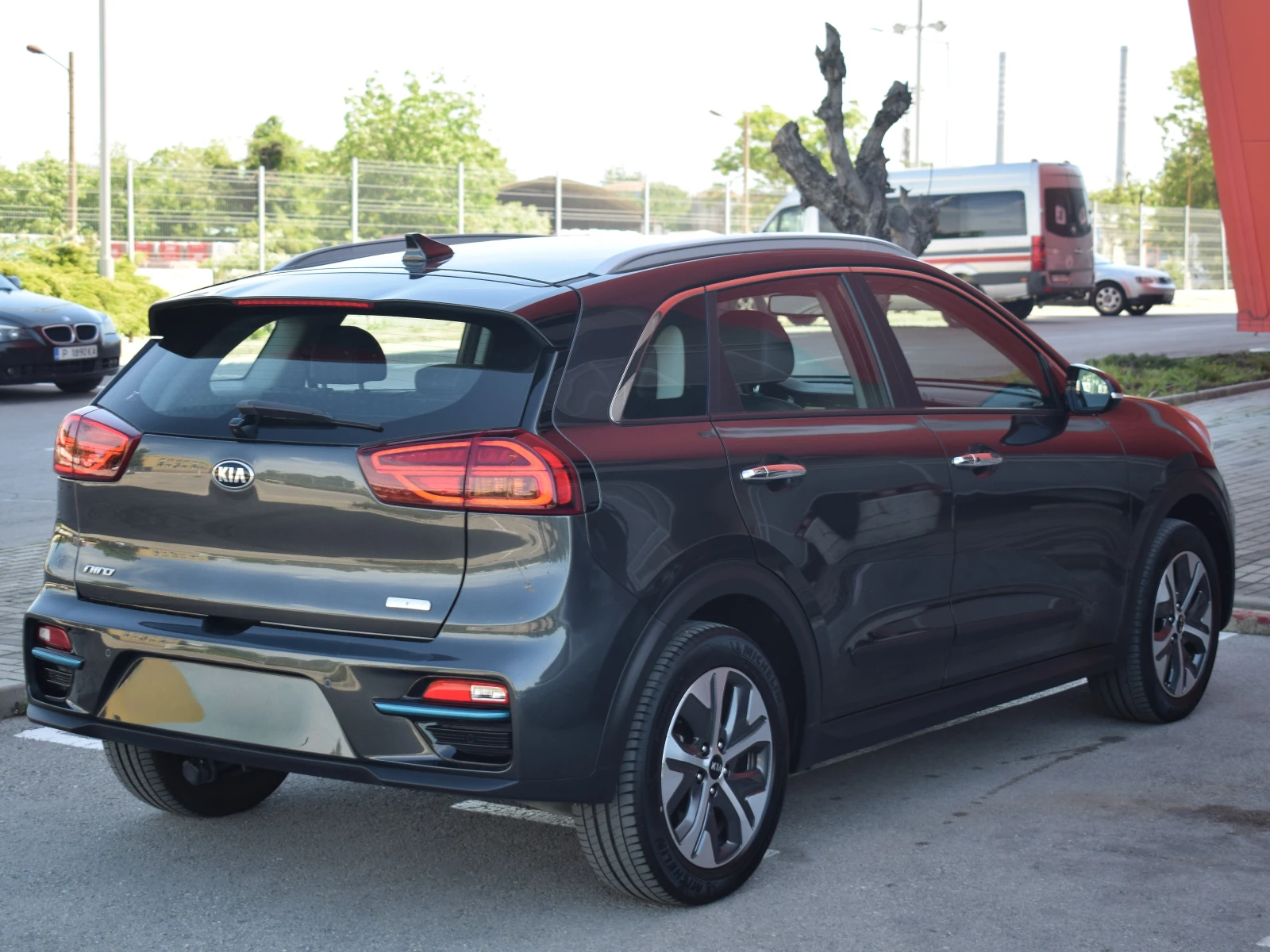 Kia Niro 65 kWh-204 hp, снимка 4 - Автомобили и джипове - 54719946