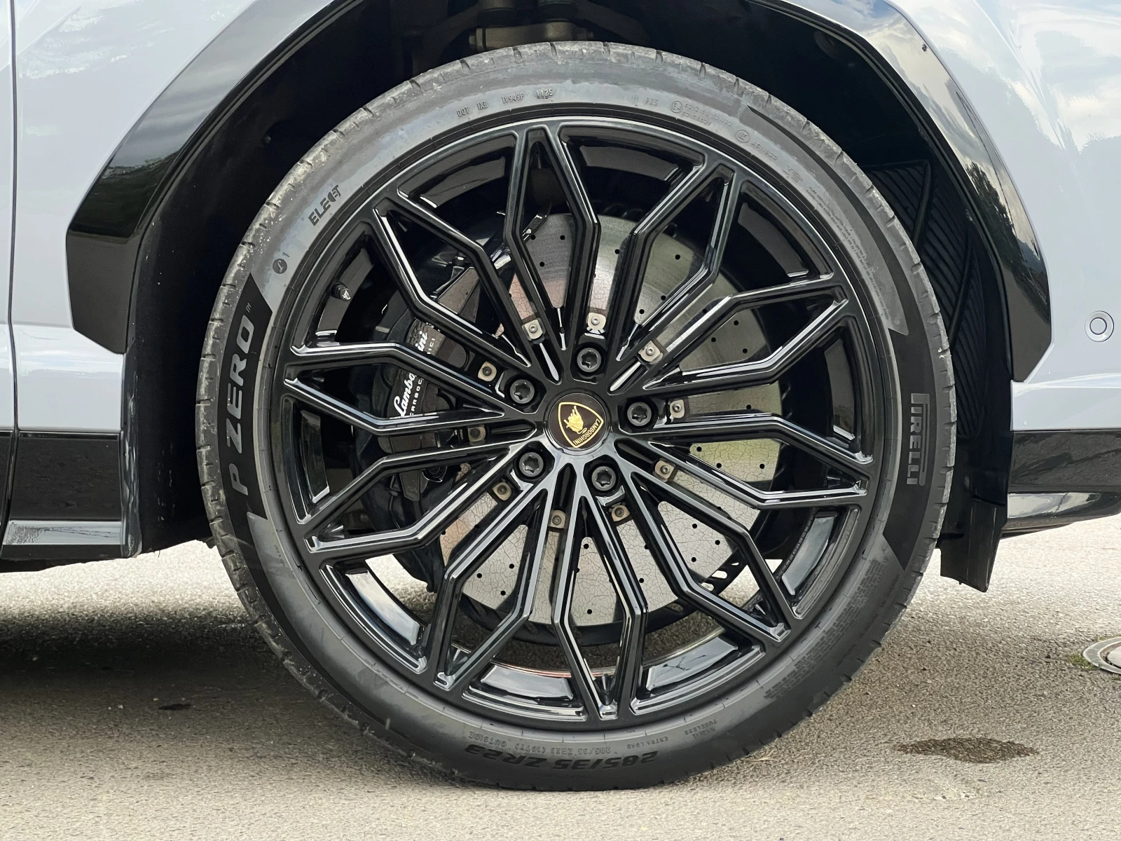 Lamborghini Urus SE / FACELIFT / PLUG-IN / CARBON / B&O / HUD / 360, снимка 8 - Автомобили и джипове - 55024938
