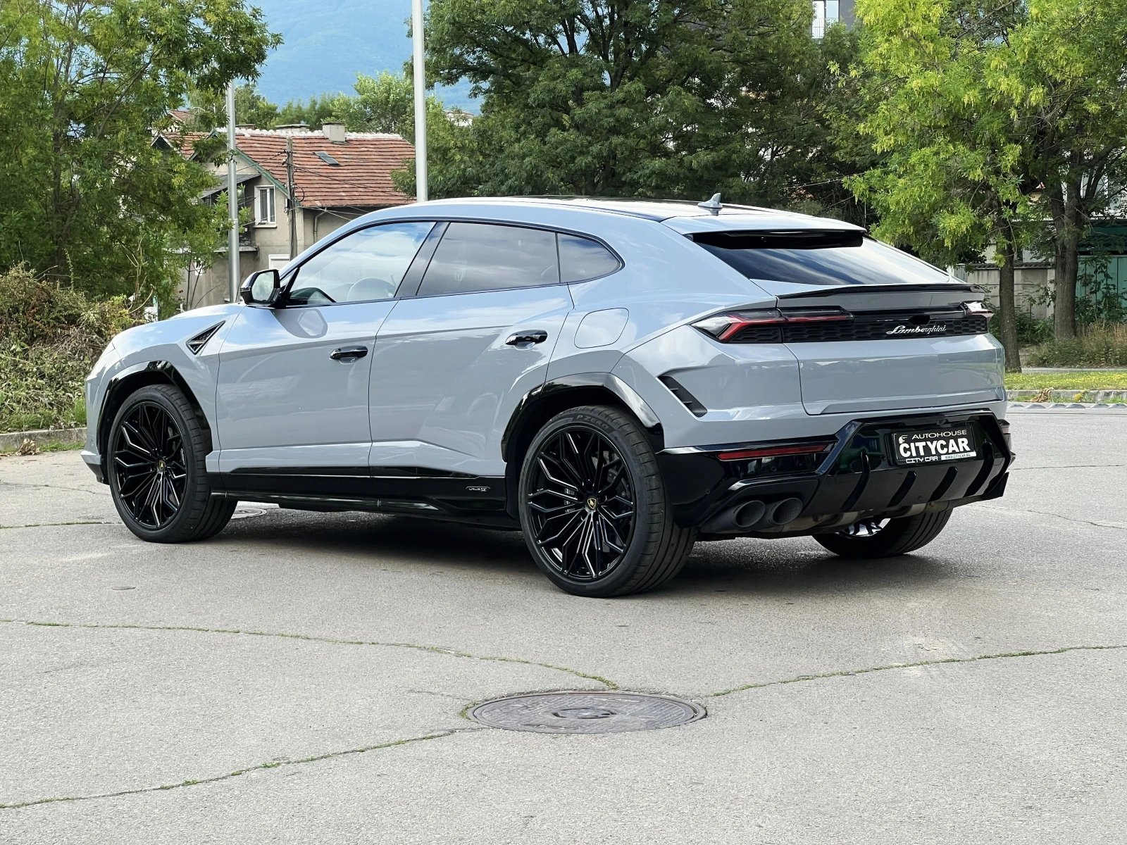 Lamborghini Urus SE / FACELIFT / PLUG-IN / CARBON / B&O / HUD / 360, снимка 4 - Автомобили и джипове - 55024938