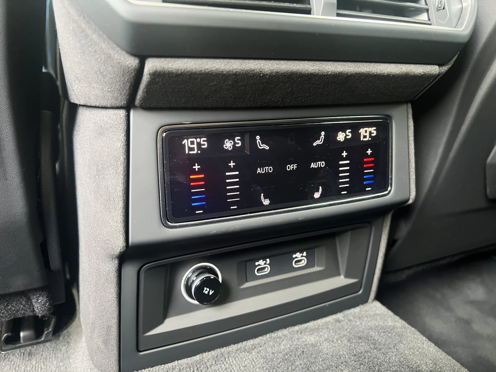 Lamborghini Urus SE / FACELIFT / PLUG-IN / CARBON / B&O / HUD / 360, снимка 15 - Автомобили и джипове - 55024938