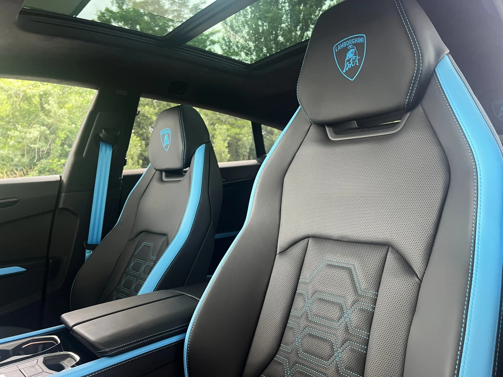 Lamborghini Urus SE / FACELIFT / PLUG-IN / CARBON / B&O / HUD / 360, снимка 13 - Автомобили и джипове - 55024938
