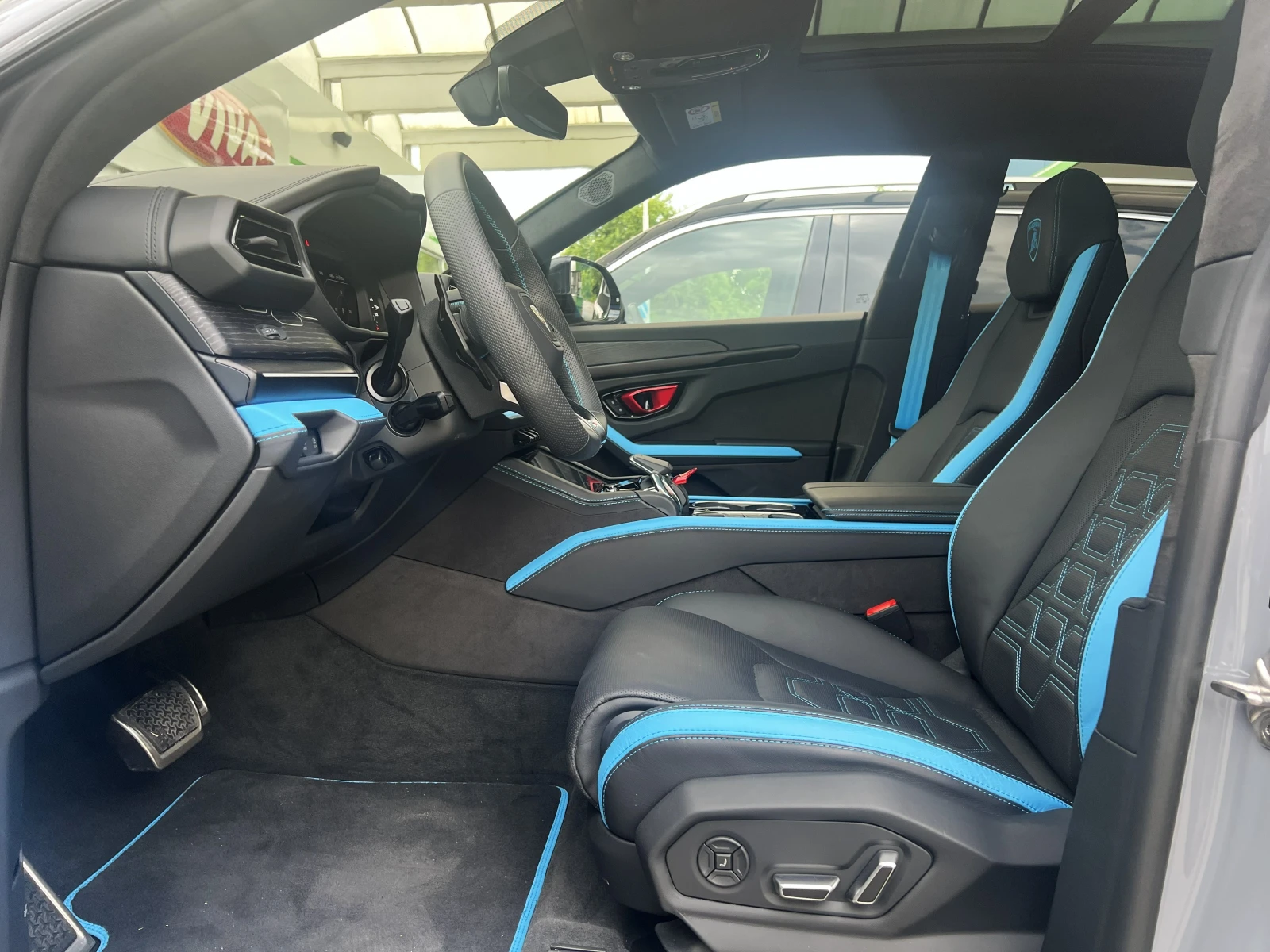 Lamborghini Urus SE / FACELIFT / PLUG-IN / CARBON / B&O / HUD / 360, снимка 10 - Автомобили и джипове - 55024938