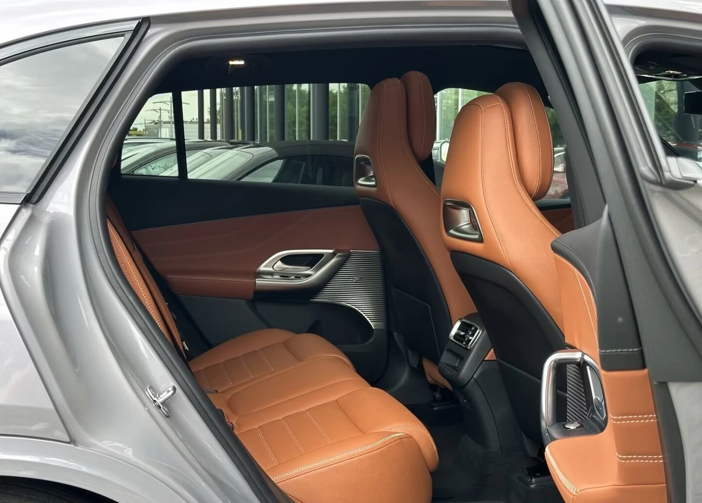 Mercedes-Benz GLC 400 4M AMG AIR Pano HyperScreen 360KAM BURM SitzKlima, снимка 8 - Автомобили и джипове - 55280291