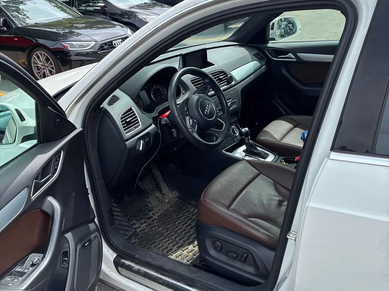 Audi Q3 * Technik * BOSE* PANORAMA* ПОДГРЕВИ* , снимка 5 - Автомобили и джипове - 55727396