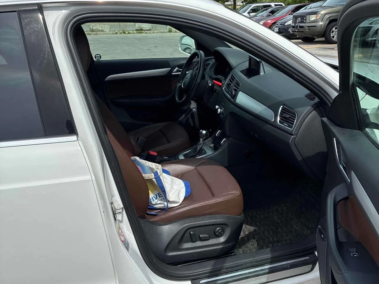 Audi Q3 * Technik * BOSE* PANORAMA* ПОДГРЕВИ* , снимка 10 - Автомобили и джипове - 55727396