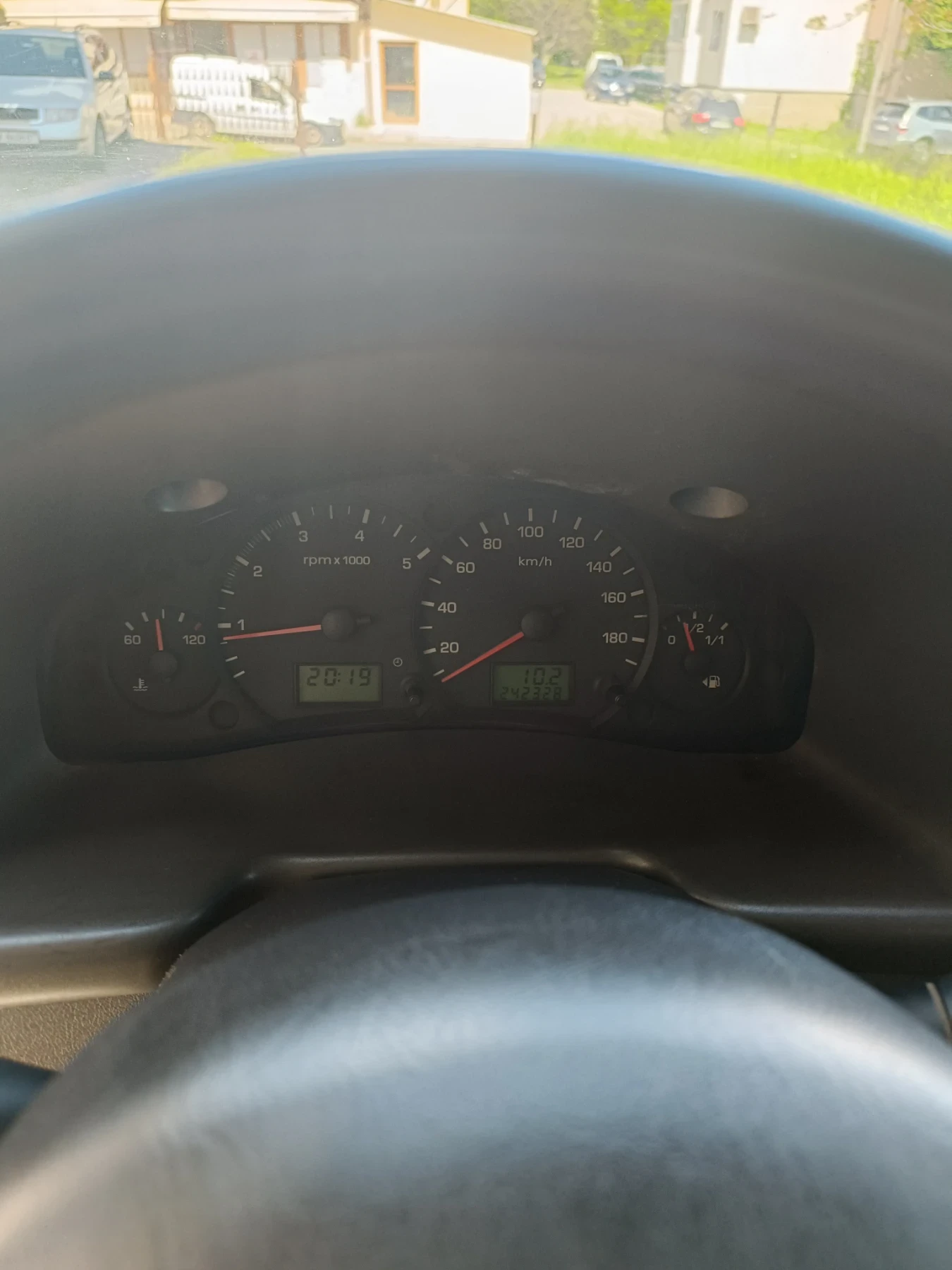 Ford Transit 2.4 - изображение 7