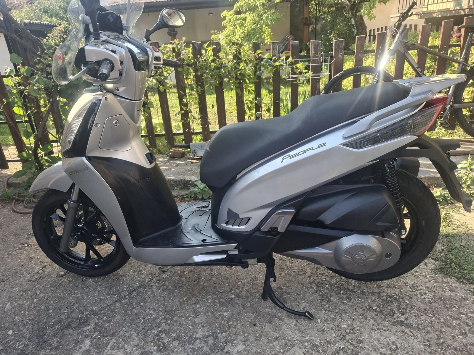 Kymco People 200GTI   100%    | Mobile.bg   13