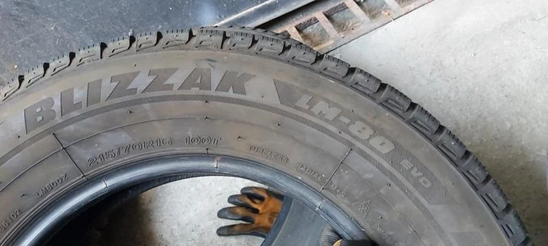 Гуми Зимни 215/70R16, снимка 6 - Гуми и джанти - 29865298