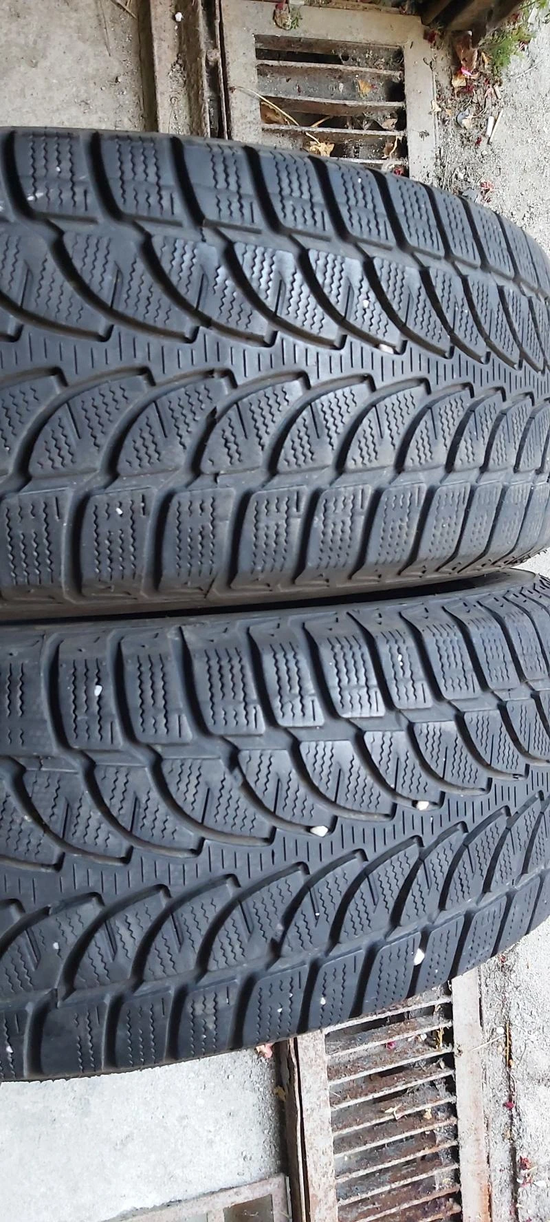 Гуми Зимни 215/70R16, снимка 1 - Гуми и джанти - 29865298