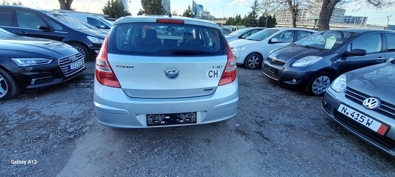 Hyundai I30 2.0i AVTOMAT 143kc., снимка 5 - Автомобили и джипове - 44995355