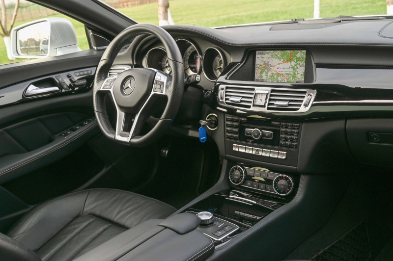 Mercedes-Benz CLS 350 d* 4matik* AMG* Камера* Matrix* HarmanKardon* Ambi, снимка 15 - Автомобили и джипове - 45061509