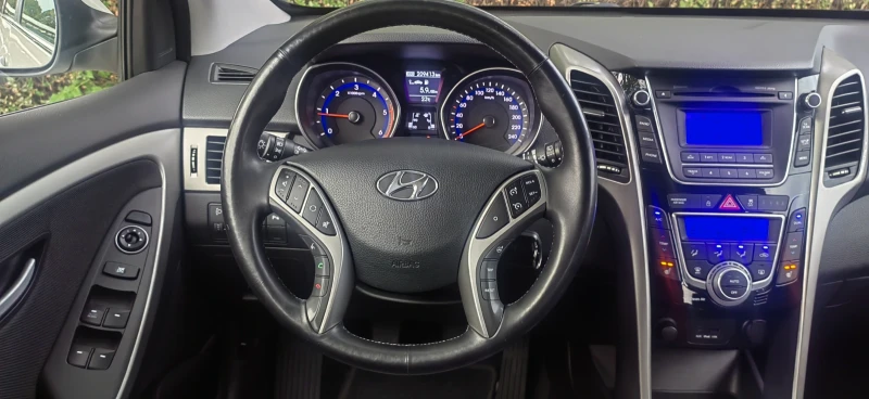 Hyundai I30 1.6 CRDI 110 кс. , снимка 13 - Автомобили и джипове - 47285663